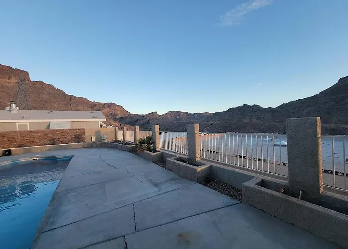Strip Pool House | Private Pool • Game • River Access Dom wakacyjny